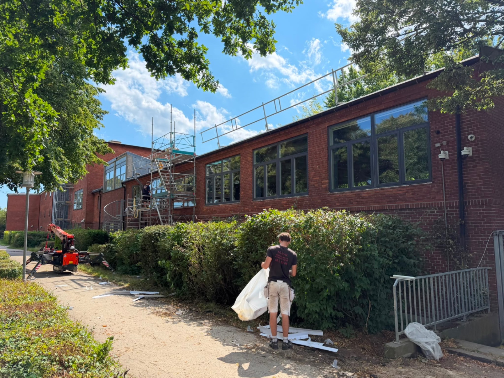 Nye vinduer på skole — efter
